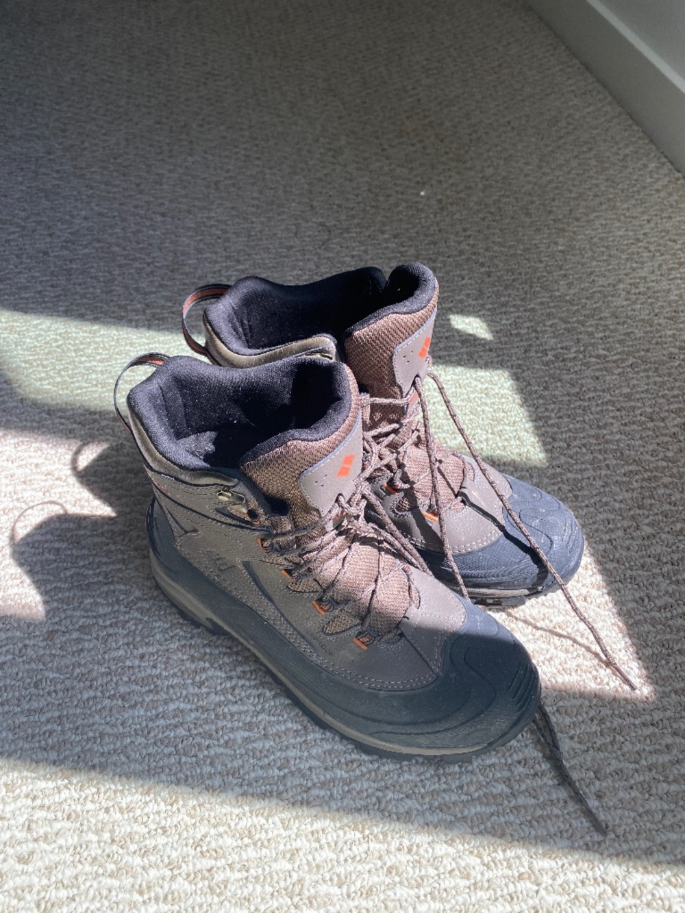 Columbia Bugaboot III Snow Boot Mud/Desert Tan